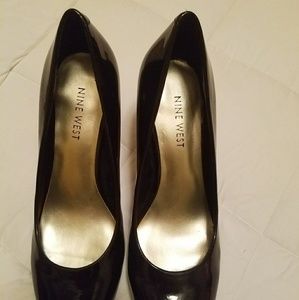 Nine West Black Patent Pumps size 6.5